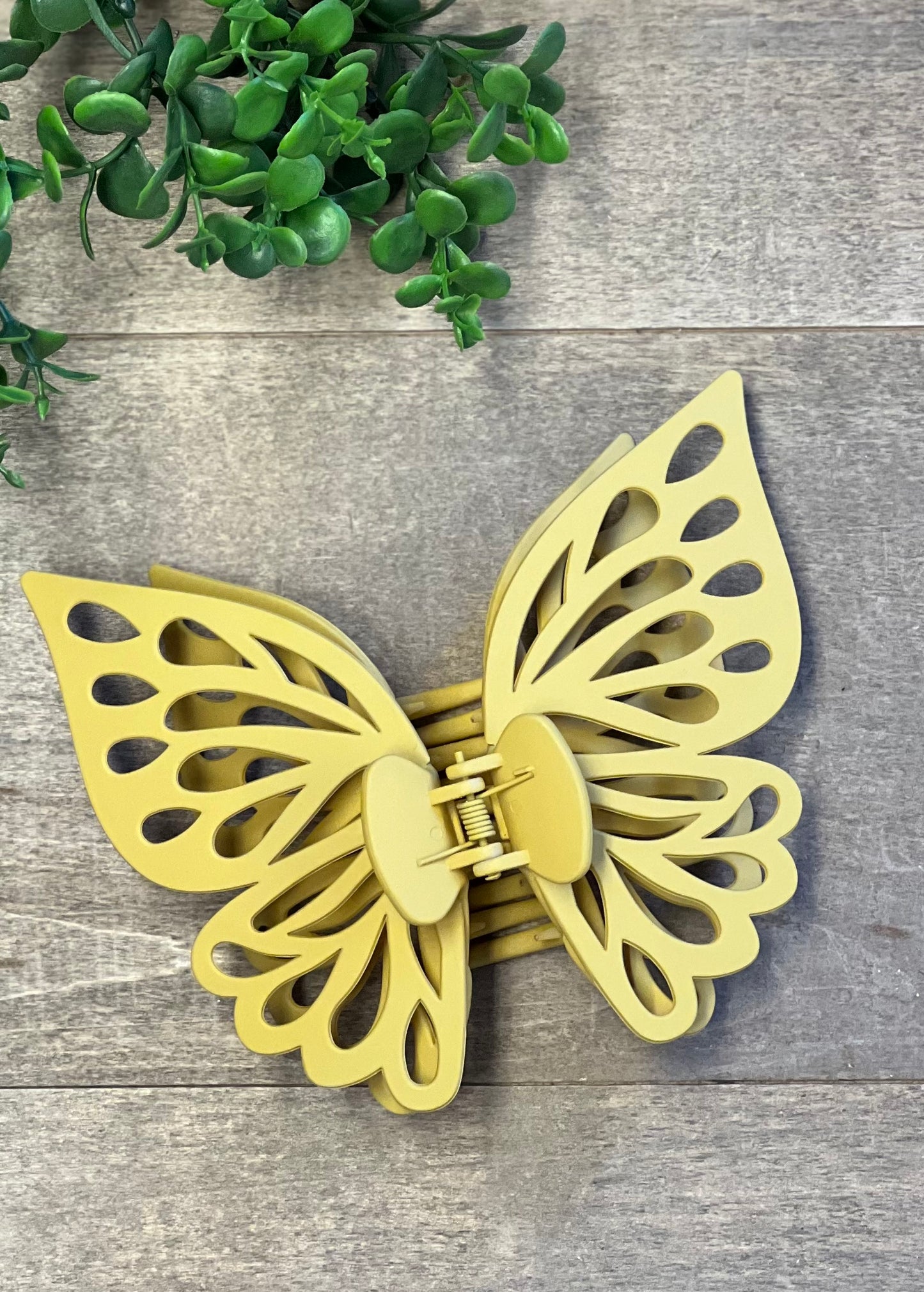Large Butterfly Claw Clip - 5 Colors